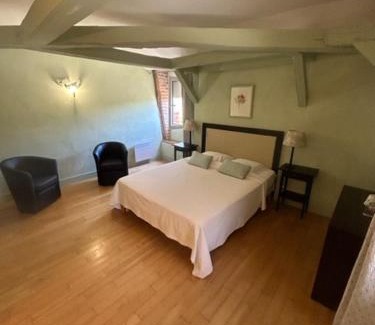 Tour-de-Faure Bed & Breakfast | Chambres d'hôtes Maison Redon