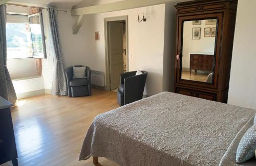 Tour-de-Faure Bed & Breakfast | Chambres d'hôtes Maison Redon