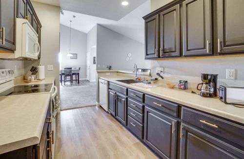 Champaign Condo | Champaign Condo w/ Amenity Access Near University!