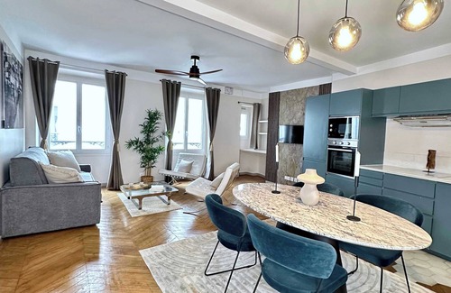 8th Arrondissement Apartment | Champs Elysées Family apartment