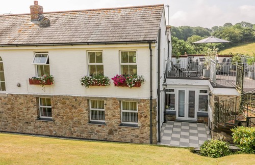 Polgooth House | CHAPEL GREEN, pet friendly, character holiday cottage in Polgooth