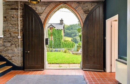 Dinas Mawddwy House | Chapel in Snowdonia with Hot Tub & Games Room