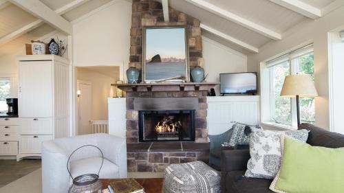 Cannon Beach House | Chapman Cove by AvantStay Gorgeous Beach Bungalow w Sauna