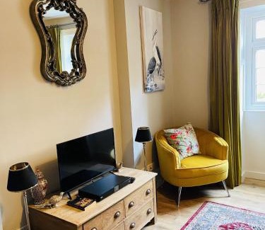 Weymouth Hotel | Chapter One