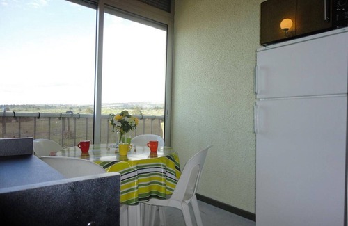 Saint-Pierre-la-Mer Apartment | Charming 2-Room Mezzanine Apt with Sea View, Pool & Tennis - Sleeps 6, 800m from Beach