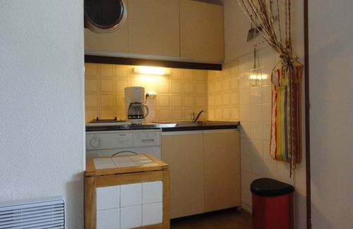 Saint-Pierre-la-Mer Apartment | Charming 2-Room Mezzanine Apt with Sea View, Pool & Tennis - Sleeps 6, 800m from Beach