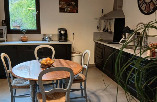 Quartier des Espesses Villa | Character house near the center on a very quiet 2000 m2 wooded lot