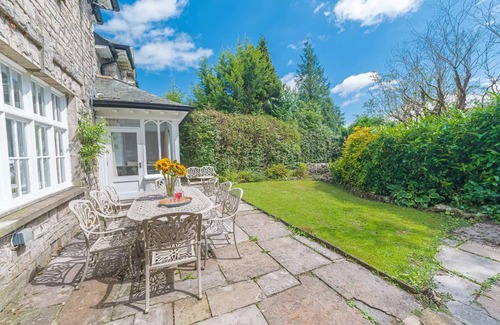 Kendal House | Character Period Property-garden & parking 10 minutes walk to Kendal Town Centre