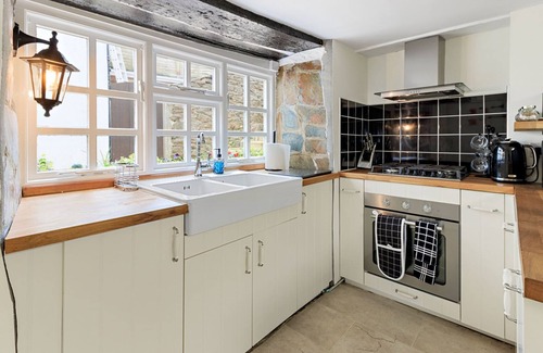 Brixham Cottage | Characterful 2 Bed Cottage in the Brixham Harbour Bowl Mins From The Waters Edge