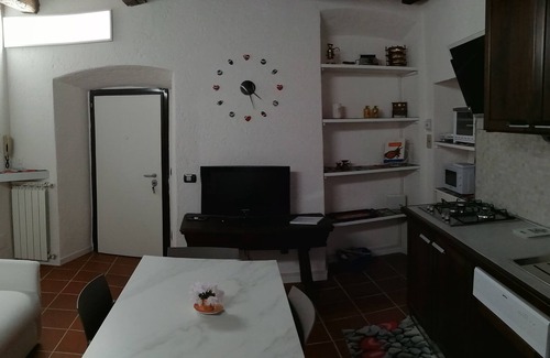 Orta San Giulio Apartment | Characteristic two-room apartment in the historic center