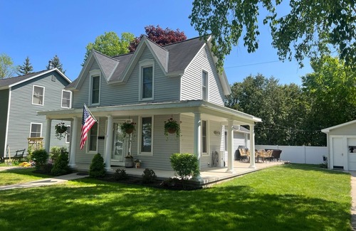 Charlevoix House | Charlevoix house perfect location! 5 minute walk to beach and town, pet friendly