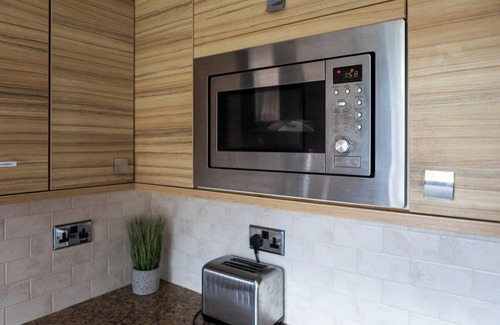 Birmingham House | Charlotte House (Sleeps 7| Contractors| QE| Uni|Cricket| Parking|)