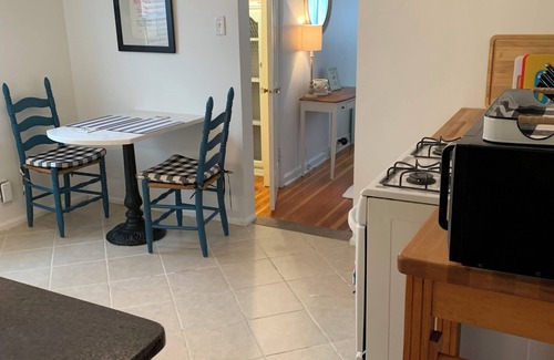 Cheyenne Apartment | Charm and Comfort only 3 Blocks from Cheyenne Med Center & Downtown