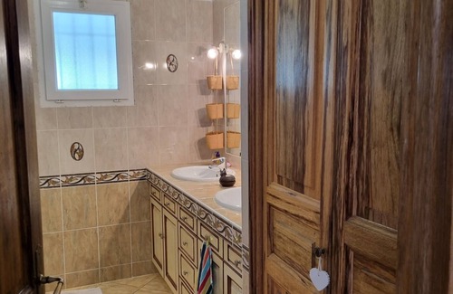 Saint-Michel-l'Observatoire Bed & Breakfast | Charmant Petit Havre de Paix
