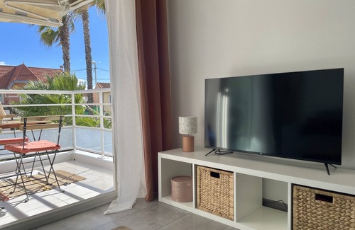 Golfe Juan Apartment | Charmant Deux Pièces à 500 m des Plages. A 5 Minutes de Cannes!