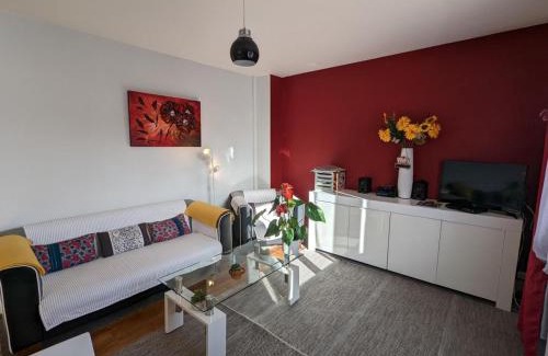 Barbezieux-Saint-Hilaire Apartment | Charmant appartement à Barbezieux avec terrasse et jardin - FR-1-653-196