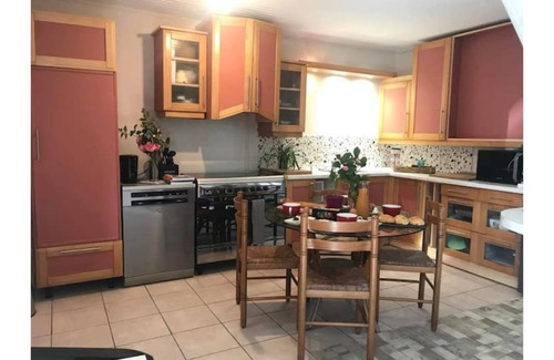 Lannion House | Charmant Gîte 6 à 10 Personnes en Bord de mer