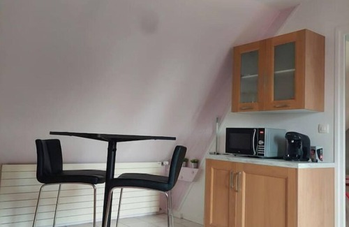 Limeray Apartment | Charmant Logement Avec Piscine Près D'amboise