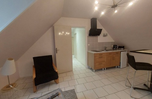 Limeray Apartment | Charmant Logement Avec Piscine Près D'amboise