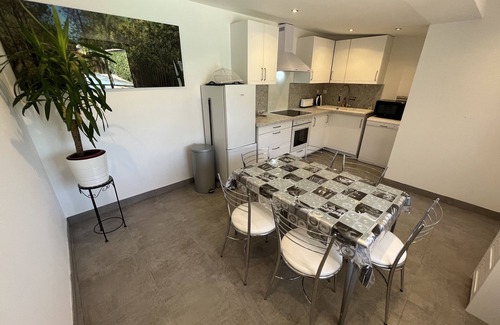 Gujan-Mestras Apartment | Charmant Logement Saisonnier Avec Piscine