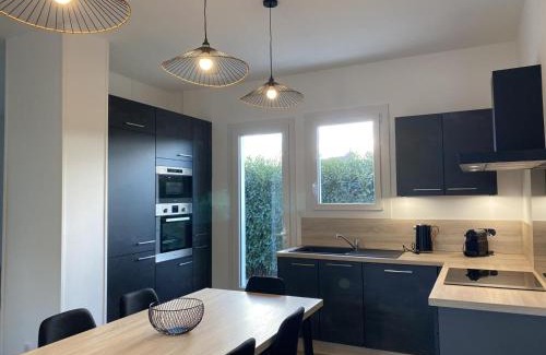 Brout-Vernet House | Charmant pavillon rénové avec jardin et climatisation - FR-1-489-417