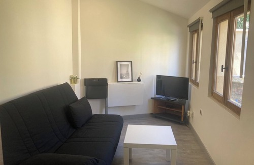 Epinay-sur-Seine Apartment | Charmant Studio à 15 min du Stade France