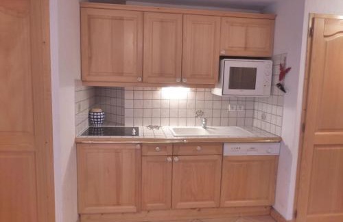 Meribel Apartment | Charmant T2 cabine pour 4 près du centre et commerces à Méribel, parking inclus - FR-1-411-677