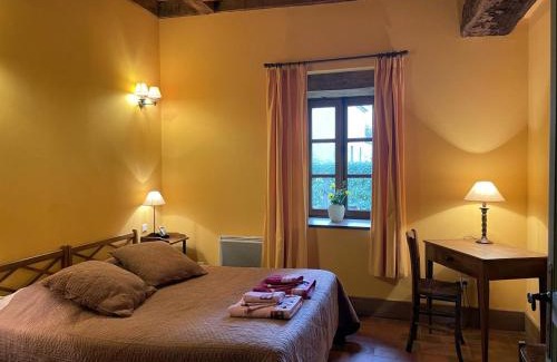 Sauvagny House | Charmante Bergerie avec Vue sur Château, Animaux Admis, Parking Privé - FR-1-489-13