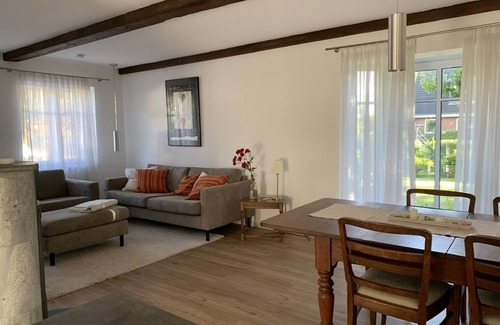 Aventoft Apartment | Charmante Fewo mit Großem Garten in der Nähe zur Nordsee