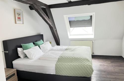 Tiefenbronn Apartment | Charmante Hotelwohnung nahe Pforzheim, ruhige Lage