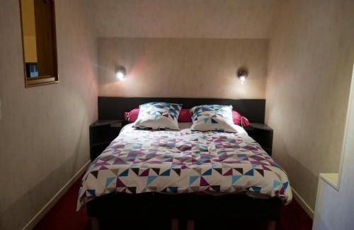 Saint-Pere-sur-Loire House | Charmante Maison pour 6 à St Père-sur-Loire, Vue Loire - FR-1-590-178