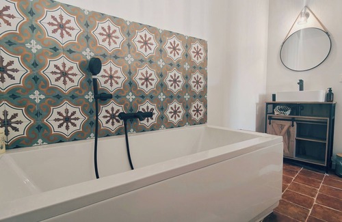 Cadenet House | Charmante Maison de Village Avec Jardin en Provence