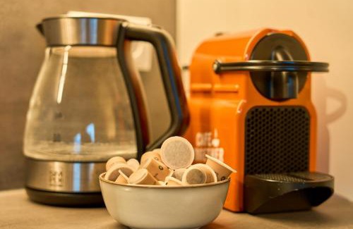 Pradl Apartment | Charmante Wohnung für 2 Personen in Zentrumsnähe x angenehm kühl im Sommer x Parkplatz x coworking-Arbeitsplätze im Haus