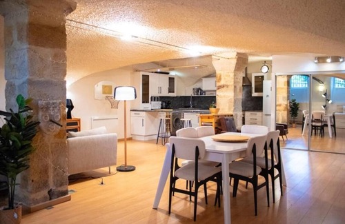 Royat Apartment | Charme rare sous les voûtes accommodation in Royat