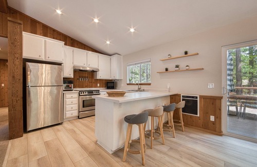 Truckee House | Charmed Cabin at Tahoe Donner by Tahoe Getaways - 2BR w/HOA Access