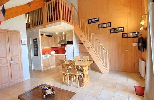 Saint-Michel-de-Chaillol Apartment | Charming Duplex Apartment for 5 with South-Facing Balcony, Fireplace, & Free WiFi in Chaillol