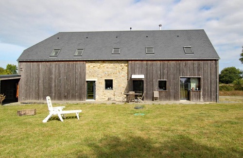 Herenguerville Cottage | Charming stone house with garden, bikes, and WIFI in Quettreville-sur-Sienne