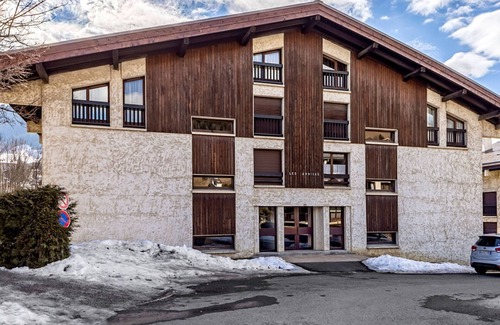Megeve Apartment | Charming 1-Bed Apartment with Pool & Tennis, 11-min Walk to Megève Centre