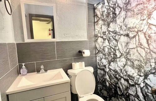 Downtown Fort Lauderdale Apartment | Charming 1-bedroom apartment in fabulous Fort Lauderdale with WiFi, AC