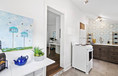 Palm Beach - West Palm Beach Cottage | Charming 1-bedroom cottage in a Tropical Setting in West Palm Beach n