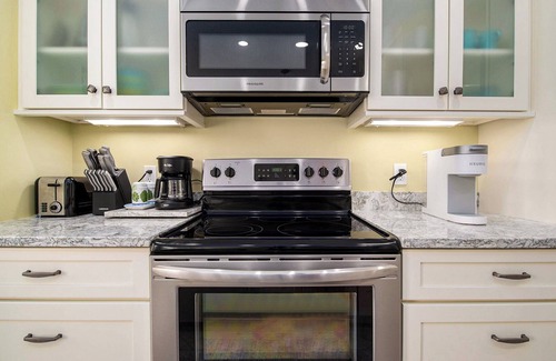 Harbor Springs Apartment | Charming 1-Bedroom Retreat in the Heart of Downtown Harbor Springs