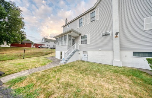 Carbondale Apartment | Charming 1-bedroom apartment in welcoming Carbondale with AC
