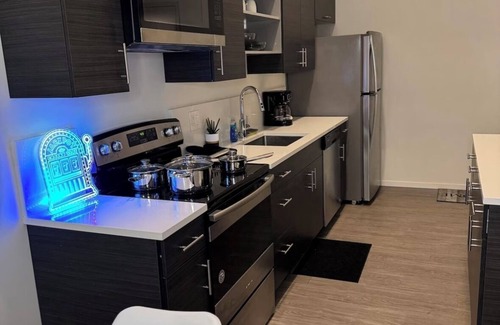 Gateway District Apartment | Charming 1-bedroom apartment in wonderful Cleveland with fitness room, game room