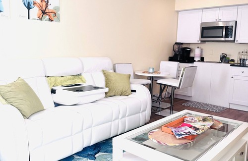 Webster Apartment | Charming 1-bedroom apartment with AC, WiFi in pleasant Webster