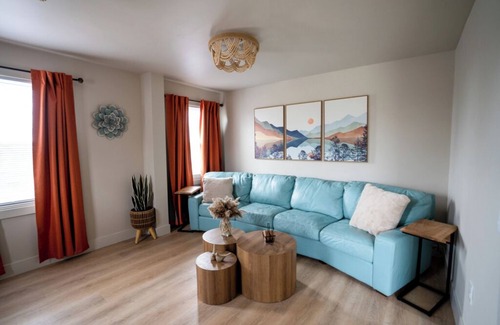 Monroe Apartment | Charming 1-bedroom apartment. Pet friendly, King Bed, Washer & Dryer