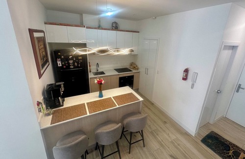 Quito Apartment | Charming 1 bedroom apartment with fast WiFi & fitness room in Majestic Quito.