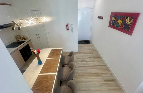 Quito Apartment | Charming 1 bedroom apartment with fast WiFi & fitness room in Majestic Quito.
