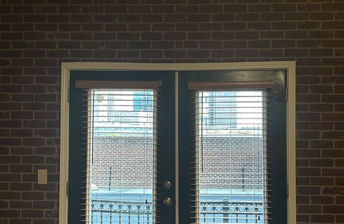 Downtown Greensboro Condo | Charming 1-bedroom condo in Downtown Greensboro with AC, WiFi, fitness room