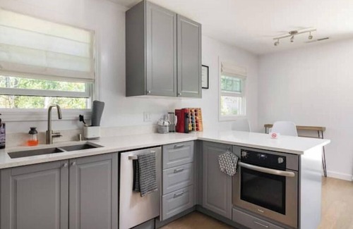San Carlos Cottage | Charming 1-bedroom cottage with WiFi, AC in tranquil San Carlos