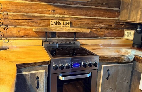 Harrison Cabin | Charming 1-bedroom cabin in lovely Harrison with AC, WiFi